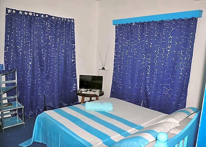Le Chateau Bleu Hotell 2*